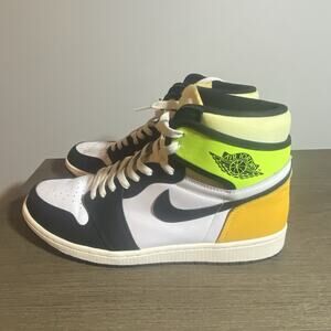 Nike Air Jordan 1 Retro High Volt White Black Uni, Size 11.5, 555088-118 (R)